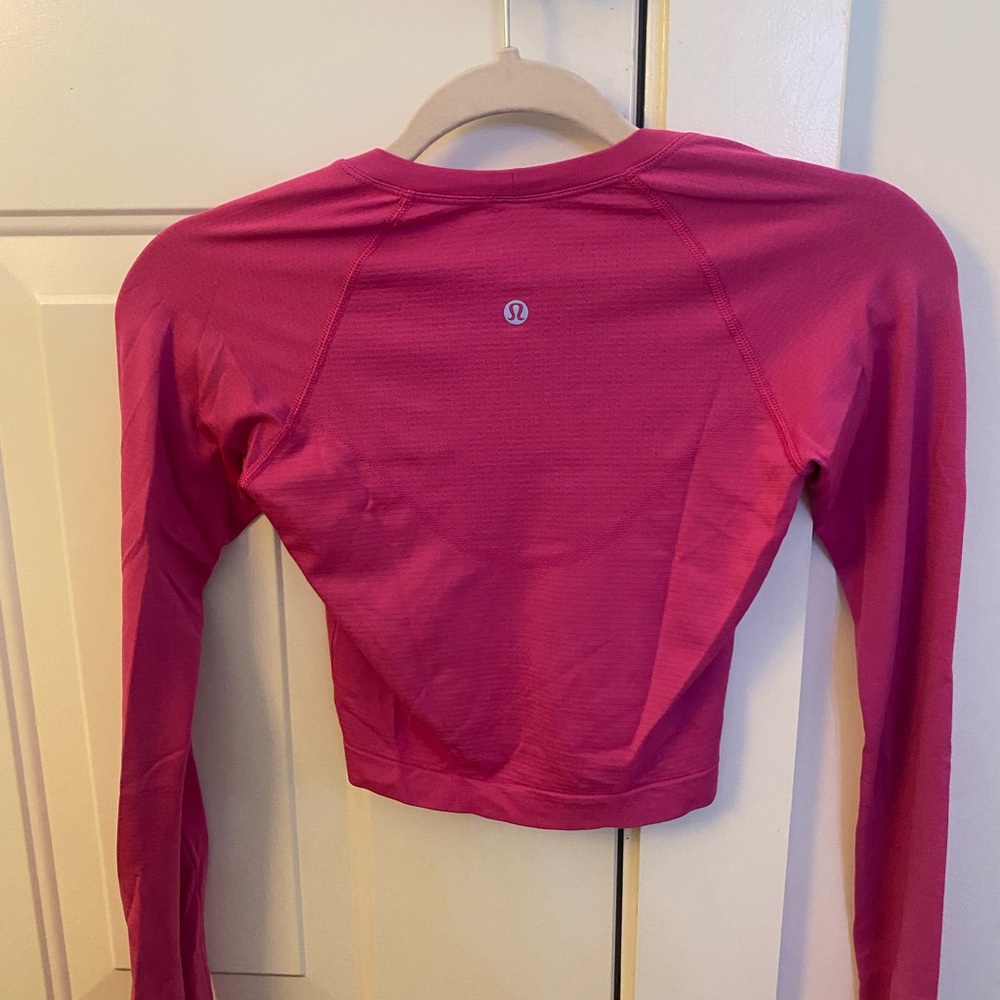 Lululemon Swiftly Tech Cropped Long Sleeve 2.0 in Sonic Pink Size 2 - Picture 2 of 3